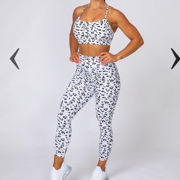 Muscle Nation Snow Leopard Tone Bra-Medium - Picture 6 of 9